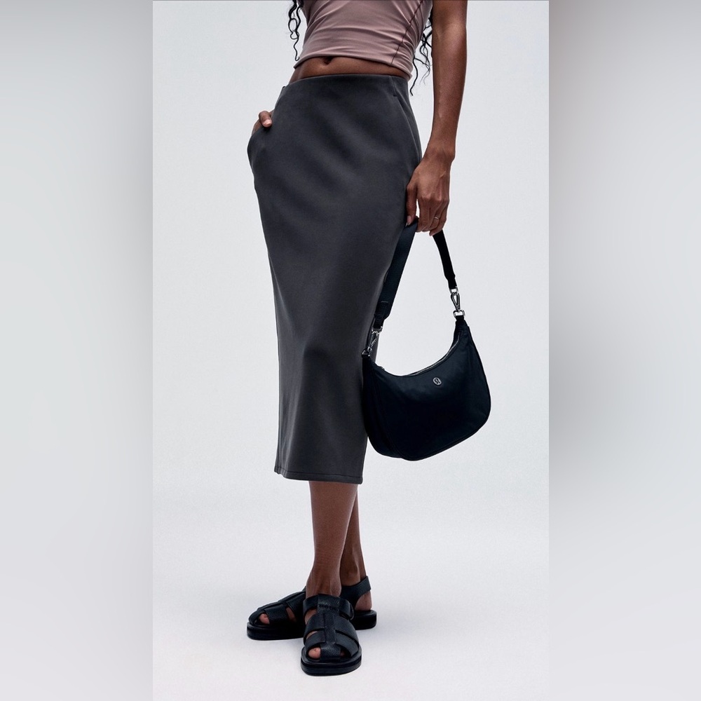 NWT Lululemon Softstreme HR Midi Skirt
